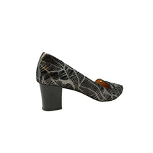 Load image into Gallery viewer, Erosbos Mid Heel Women’s Pumps by Paul Branco